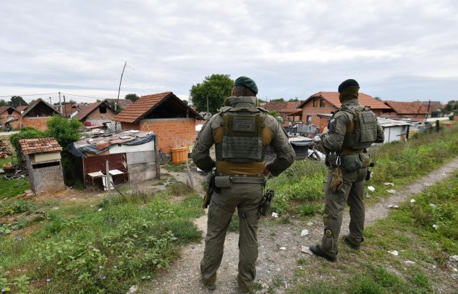 POLICIJA O STANJU U ROMSKOM NASELJU Otkrili koliko su oružja pronašli u Paragu ove godine: ‘Najoštrije odbacujemo navode da se počinitelje ‘ne dira”