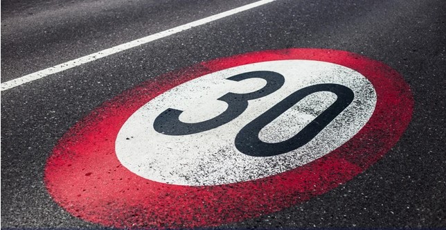Od ponedjeljka na većini pariških prometnica ograničenje brzine od 30 km/h