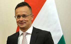 Mađarski ministar Szijjarto: Za INA-u možemo samo držati palčeve