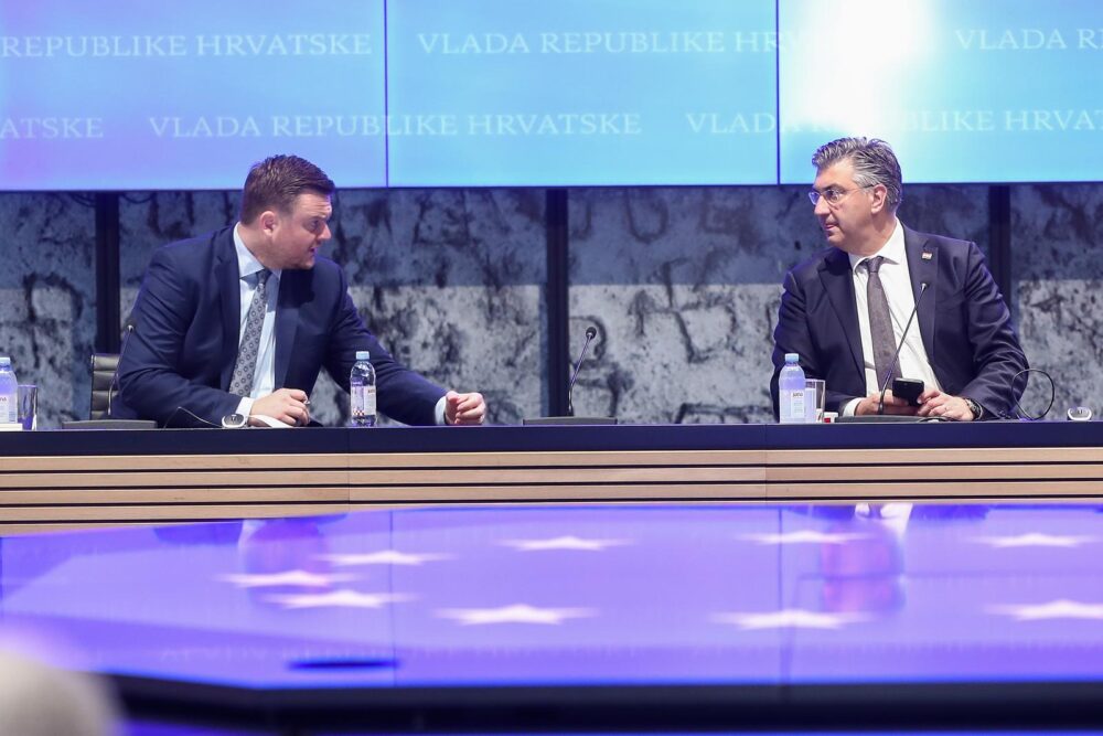 Komentar: Plenković novac potrošio na plaće činovnika, pa fali za gradnju cesta