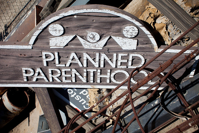 Planned Parenthood zaradio prošle godine 1,6 milijardi na pobačajima i postao 2. najveći dobavljač trans hormona