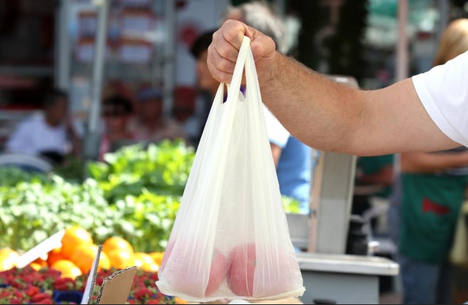 HRVATSKA ZABRANILA PLASTIČNE VREĆICE ZA NOŠENJE: Čuvajte one koje imate jer od sljedeće godine ih više neće biti