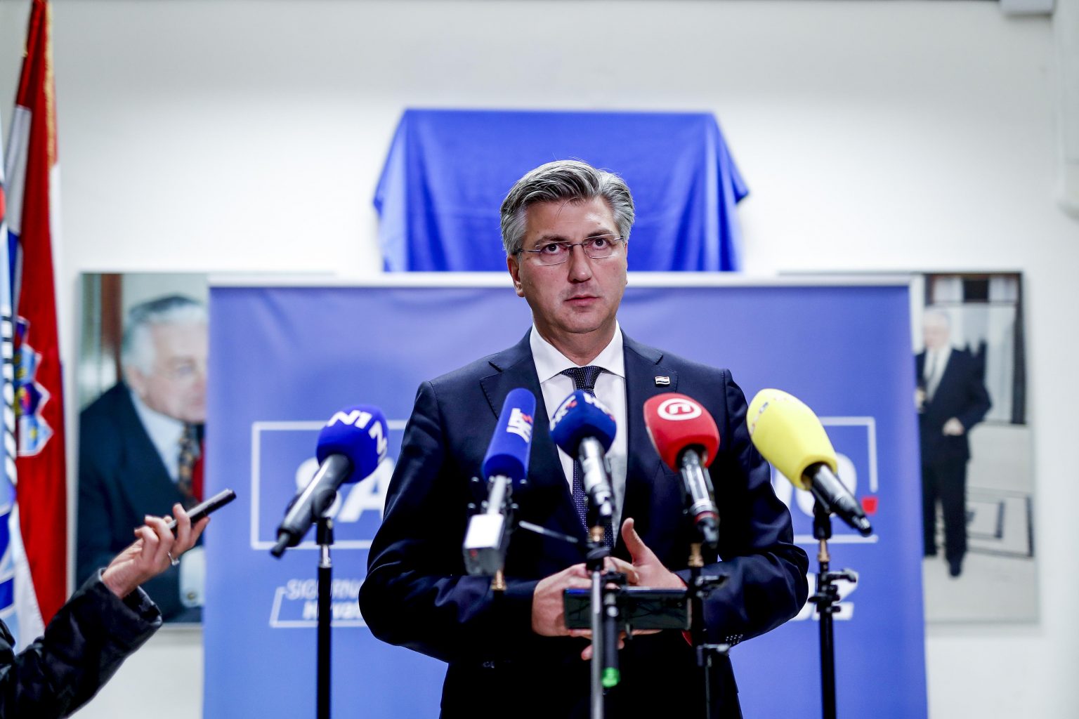 Plenković o Milanoviću: On s 3 doze cjepiva govori ljudima da ne poštuju Stožer
