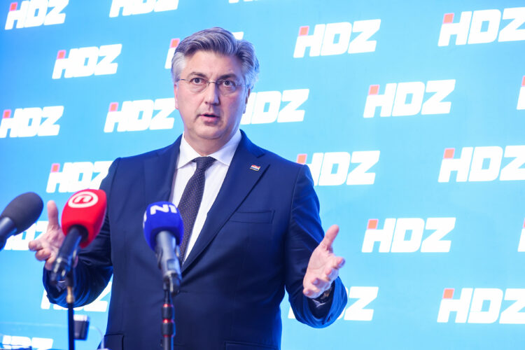 Plenković o prijedlogu za opoziv: Oporba ima 74 ruke i da svi dođu, do 76 ne mogu doći nikako
