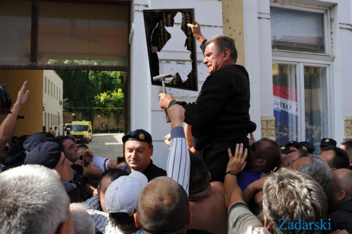 SRBI NA NOGAMA, ‘HRVATI NAS OPET UGNJETAVAJU’! Nova drama u Vukovaru: Reagirala i Pupovčeva desna ruka, ‘moram vas upozoriti na to’