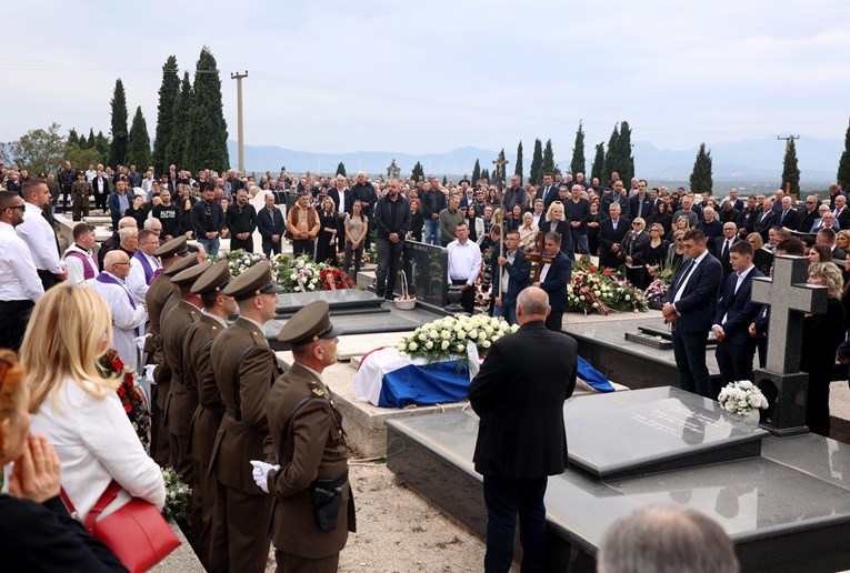 Pokopan Ante Ćorušić