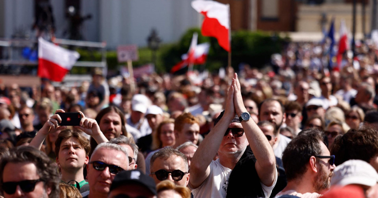 ‘DOSTA JE‘ Pola milijuna Poljaka izašlo na ulice: Najveći prosvjed još od pada komunizma 1989., predvodi ih bivši premijer