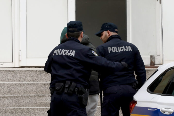 Strani državljanin u Zadru uznemiravao djevojčice. Uhvatili ga građani, završio iza rešetaka