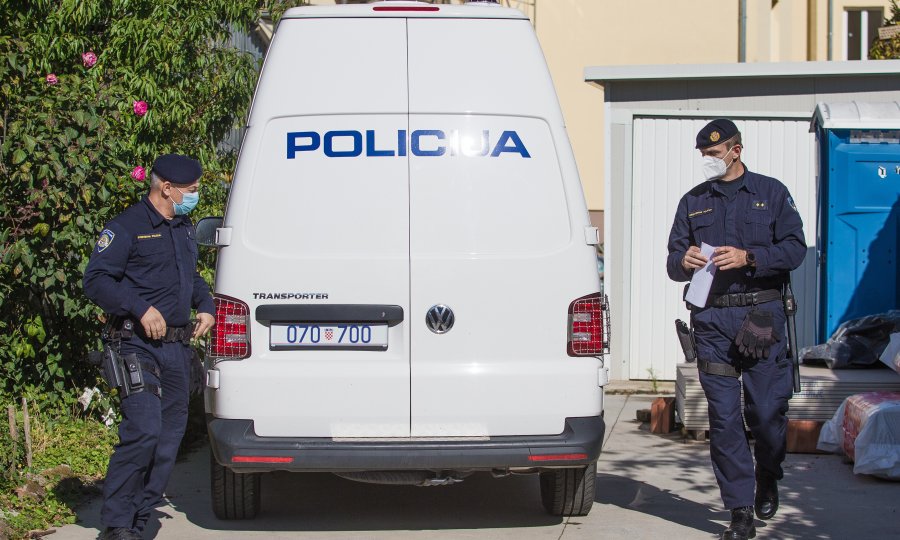 Teška prometna nesreća kod Maslenice: Poginule sestre u dobi od 5 i 9 godina, otac i još jedna djevojčica u bolnici