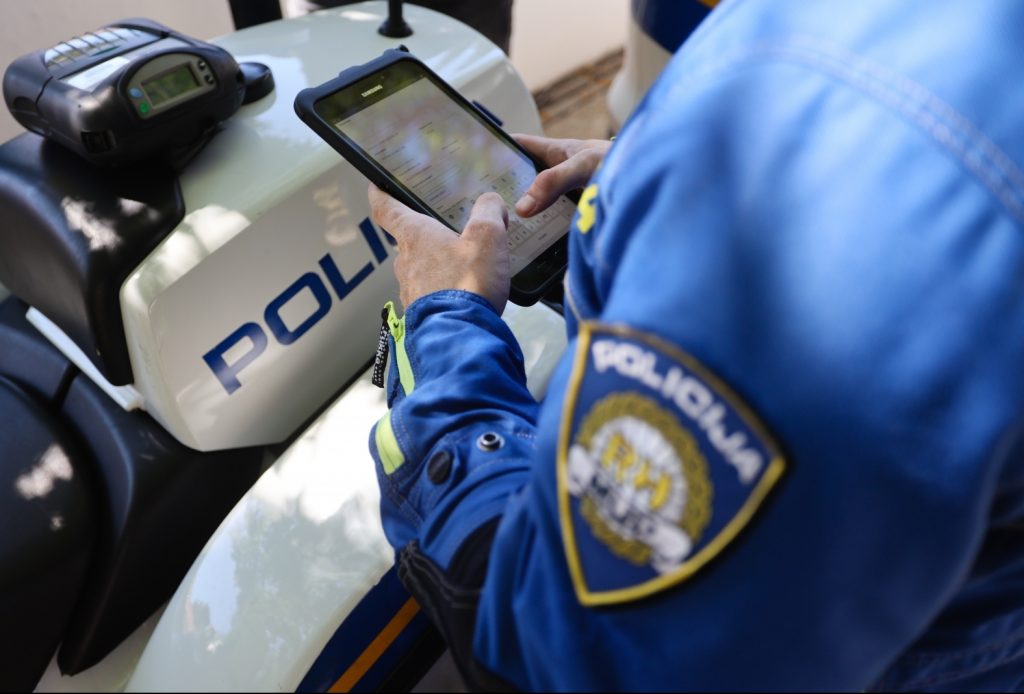Policajci vam više neće smjeti prometne prekršaje naplaćivati izravno u – kešu?
