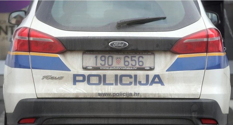 Pješakinja smrtno stradala u naletu motocikla na zagrebačkom Jarunu, vozač teško ozlijeđen i prevezen u bolnicu