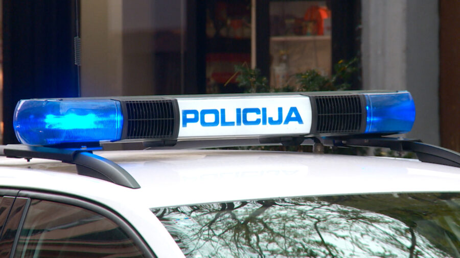Jaka eksplozija u Splitu, netko na balkon zgrade bacio bombu?
