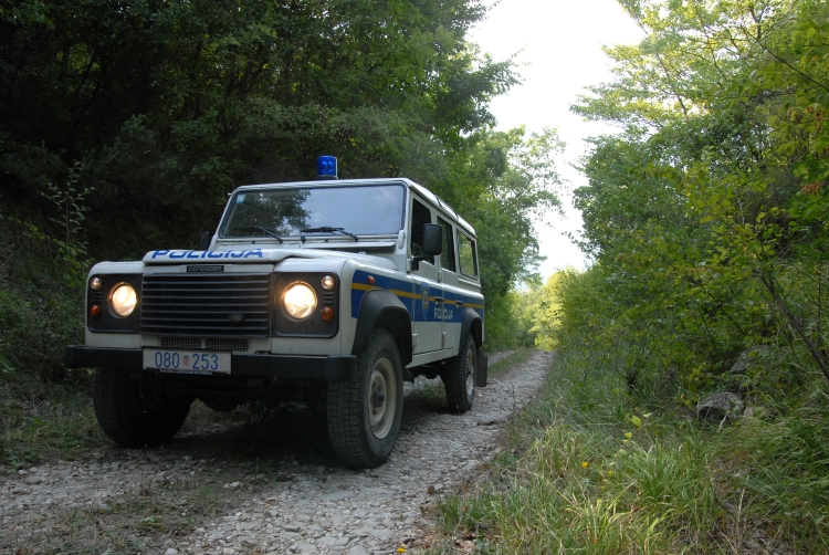 Policija u šumi pronašla tijelo muškarca