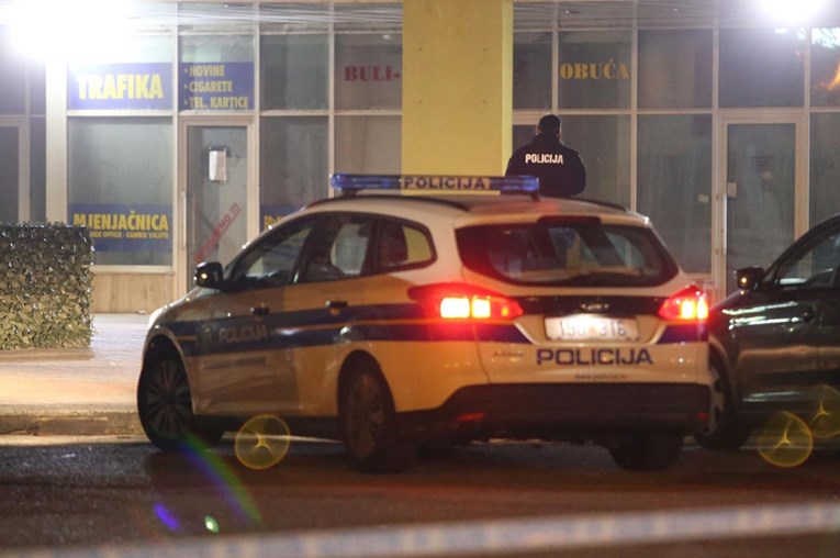 Policija kod Sesveta upala na svadbu i uhitila mladi par