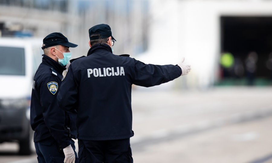 Nakon gotovo mjeseca dana nestala maloljetnica iz Dicma nađena na Hvaru