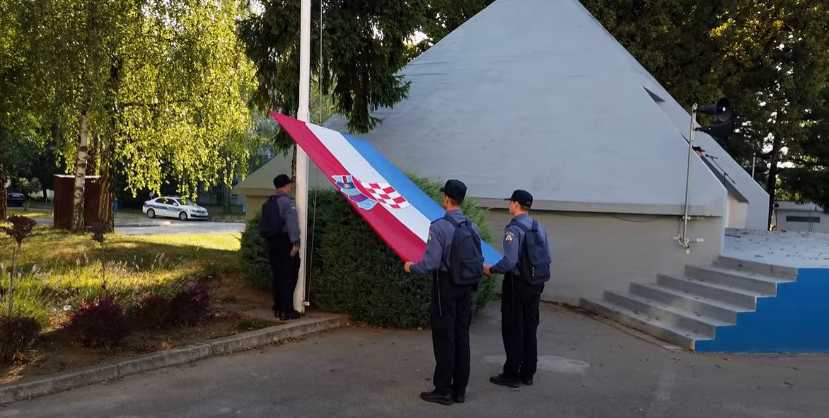 HRVATSKI POLICAJAC MOŽE SE BITI I S DVOJNIM DRŽAVLJANSTVOM