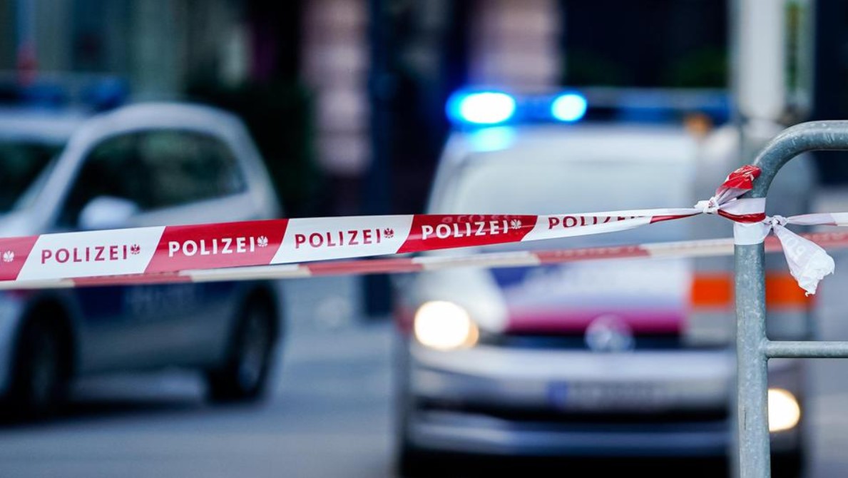 Pijani Hrvat nožem izrezao poznanika u Beču pa s krvavim nožem hodao po ulici