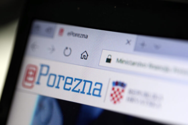 Porezna nespremna dočekala reformu: U vrijeme obrade plaća knjigovođe nisu mogle do podataka