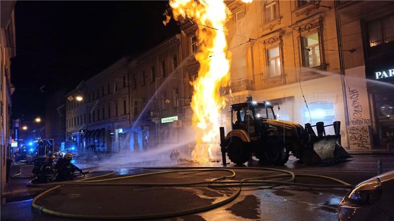 U požaru u Frankopanskoj ulici, ozlijeđena četiri radnika, dvojica na liječenju