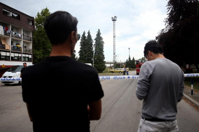 U PRIHVATILIŠTU PORIN: Azilant (30) osumnjičen da je za ‘1000 eura po glavi’ prokrijumčario 51 migranta!
