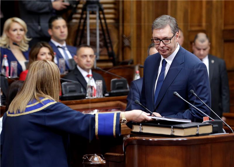 Vučić prisegnuo i istaknuo da treba poboljšati odnose sa Hrvatskom i BiH