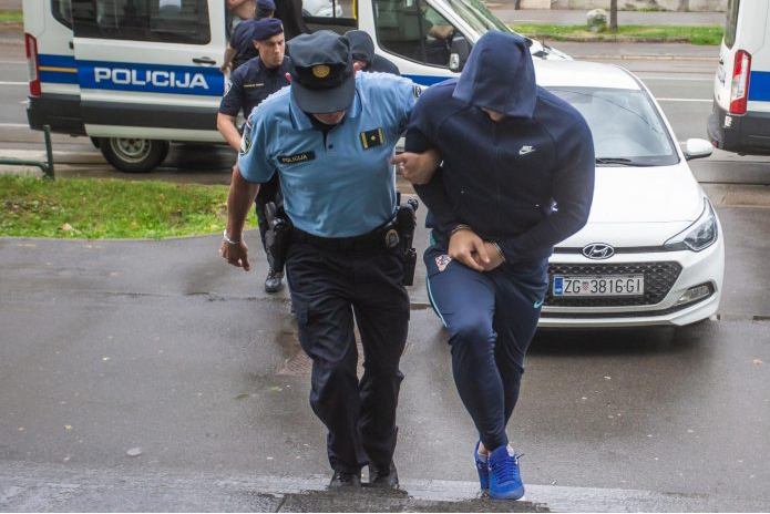 Revoltirani muškarac zamalo pregazio ženu s djetetom zbog svađe, a potom je krenuo na 49-godišnjaka koji je pokušao spriječiti u bijegu