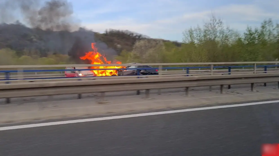 Teška nesreća kod Zaprešića: Automobili se sudarili i zapalili