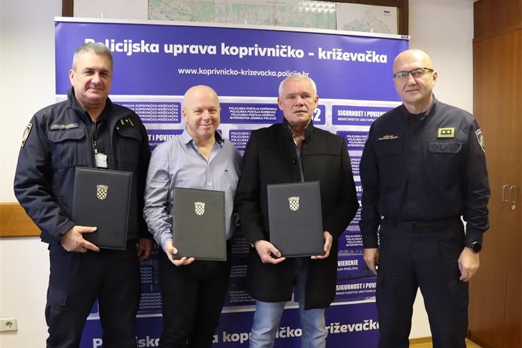 Dodijeljene Spomenice domovinske zahvalnosti i Spomenica domovinskog rata djelatnicima Policijske uprave koprivničko-križevačke