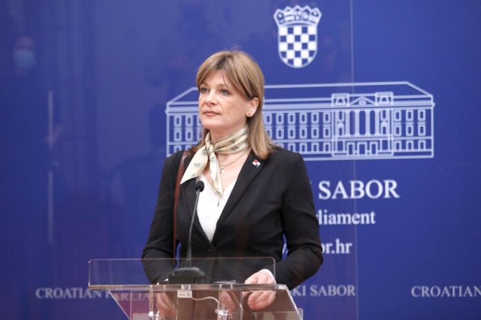 VIDOVIĆ KRIŠTO I DALJE UDARALA PO PREMIJERU: ‘Imamo najnesposobniju Vladu u Eu, njena je politika beskorisna i jalova’