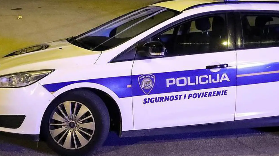 Tragedija u Podravini: Vozačica (25) sletjela s ceste, udarila u stablo i na mjestu poginula