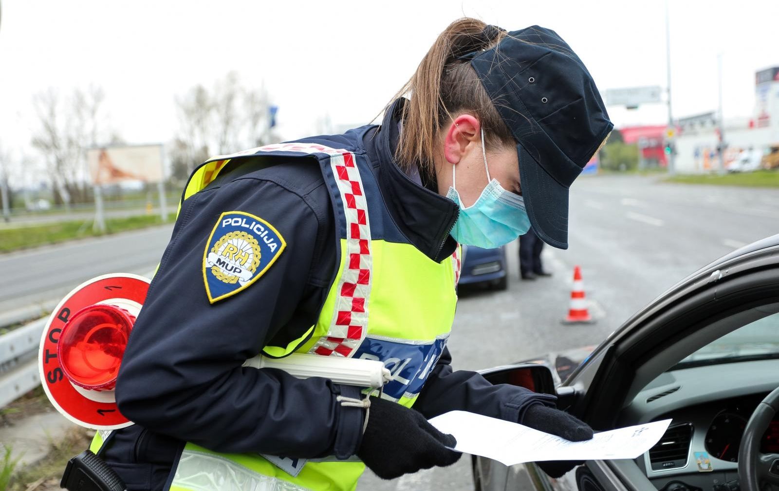 Vozaču koji je ponavljao prekršaje sud u Zagrebu oduzeo Mercedes i još ga kaznili s 27.000 kuna