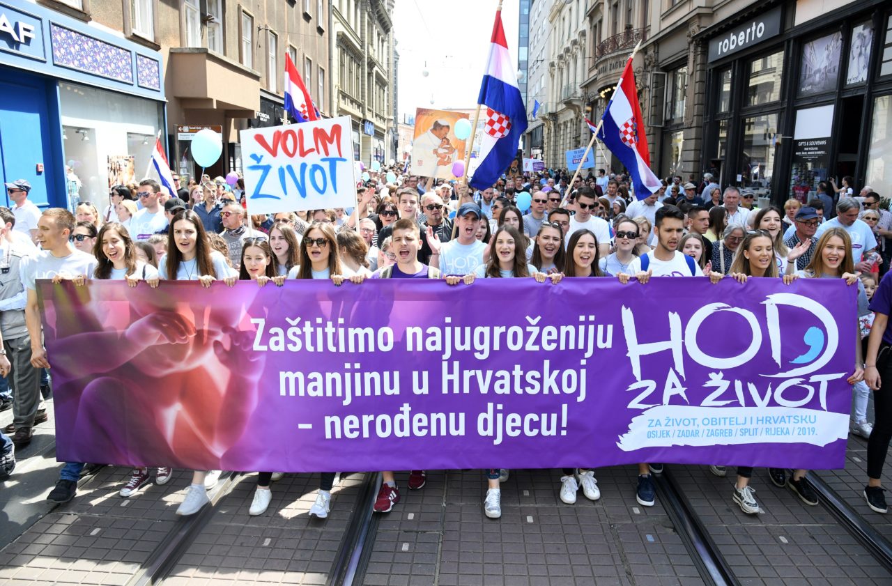 Mi hodamo za one koji svoje pravo na život ne mogu braniti - za nerođenu djecu