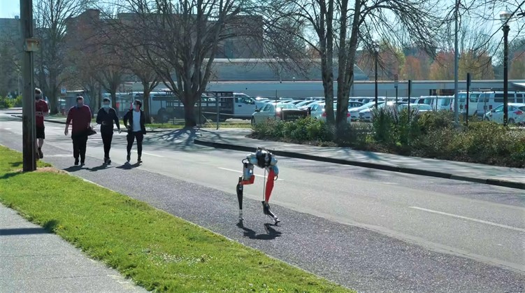 Prvi robot koji je samostalno pretrčao 5 kilometara