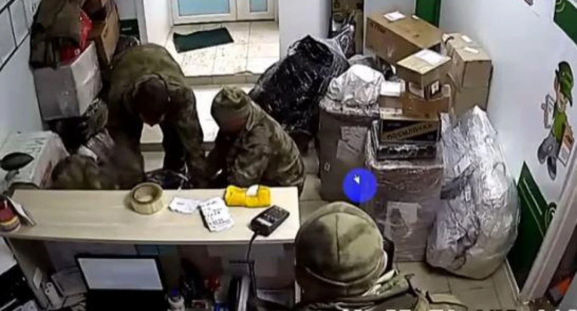 (VIDEO) RUSI ŠALJU KUĆI TONE UKRADENE ROBE – televizora, klima, perilica…