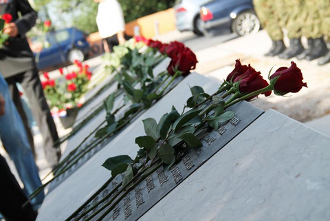POVODOM PRIJEDLOGA ZAKONA O CIVILNIM ŽRTVAMA RATA Udruga obitelji umrlih hrvatskih branitelja RH: Zašto sve ove godine nije tražena ratna odšteta od Republike Srbije?