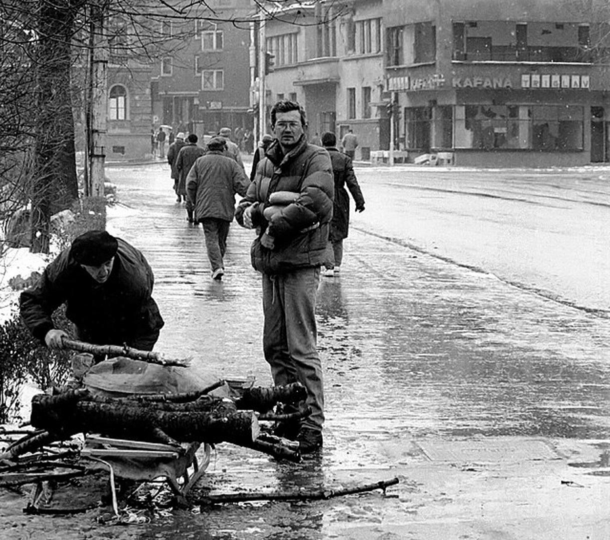 "SARAJEVSKI SAFARI" Jeziva svjedočanstva otkrila tajnu vikend-snajperista u Sarajevu: 'Sklonite djecu, dolaze'