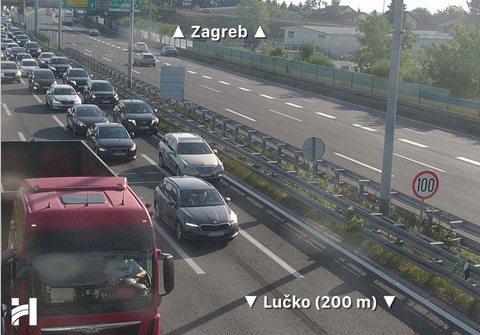 Prometne informacije: Zbog požara zatvorena cesta od Makarske do tunela Stupica u mjestu Gornji Tučepi