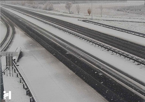 Snijeg u unutrašnjosti, orkanska bura na Jadranu i opasni uvjeti na cestama