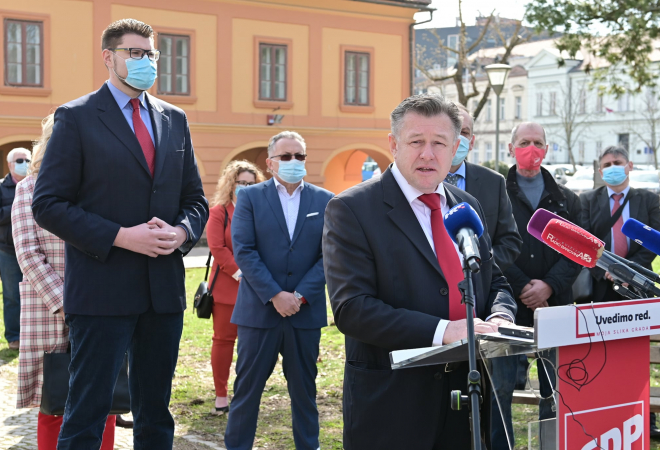 UZAVRELO NA IBLEROVOM TRGU! Grbinu stiglo pismo u ime 18 zastupnika: Sada raspravljaju hoće li se sjednica održati uživo ili online!