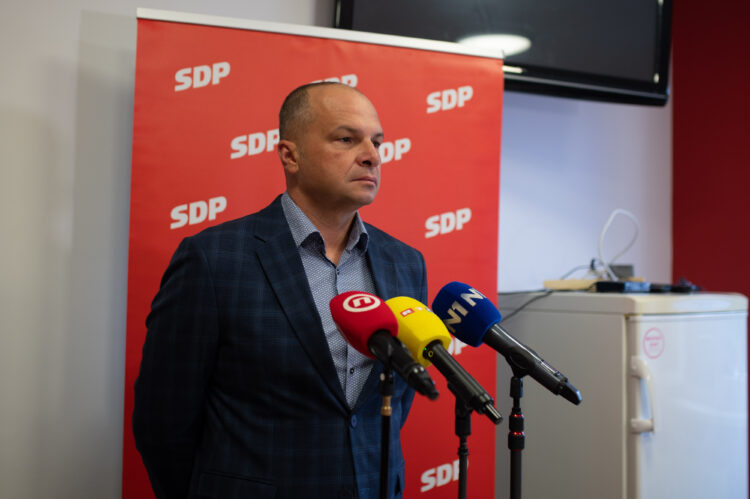 SDP-ovci žestoko protiv Hajdaša Dončića: “Ne glasajte za njega, on je povratak na staro”
