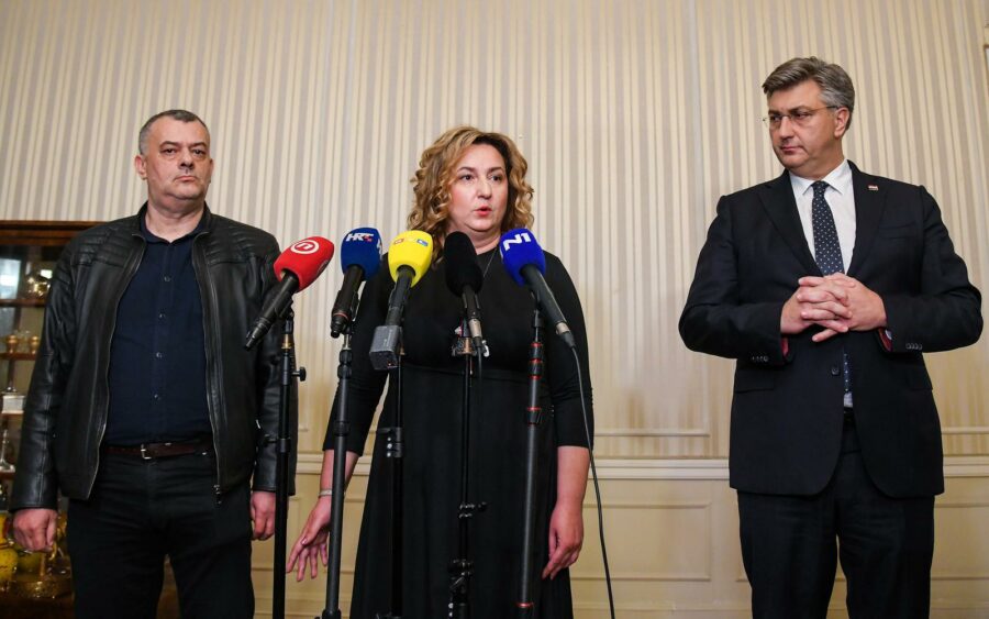 (FOTO) Sindikati se podijelili: Učitelji neće dobiti povišicu ove godine, liječnici odbili ponudu Vlade