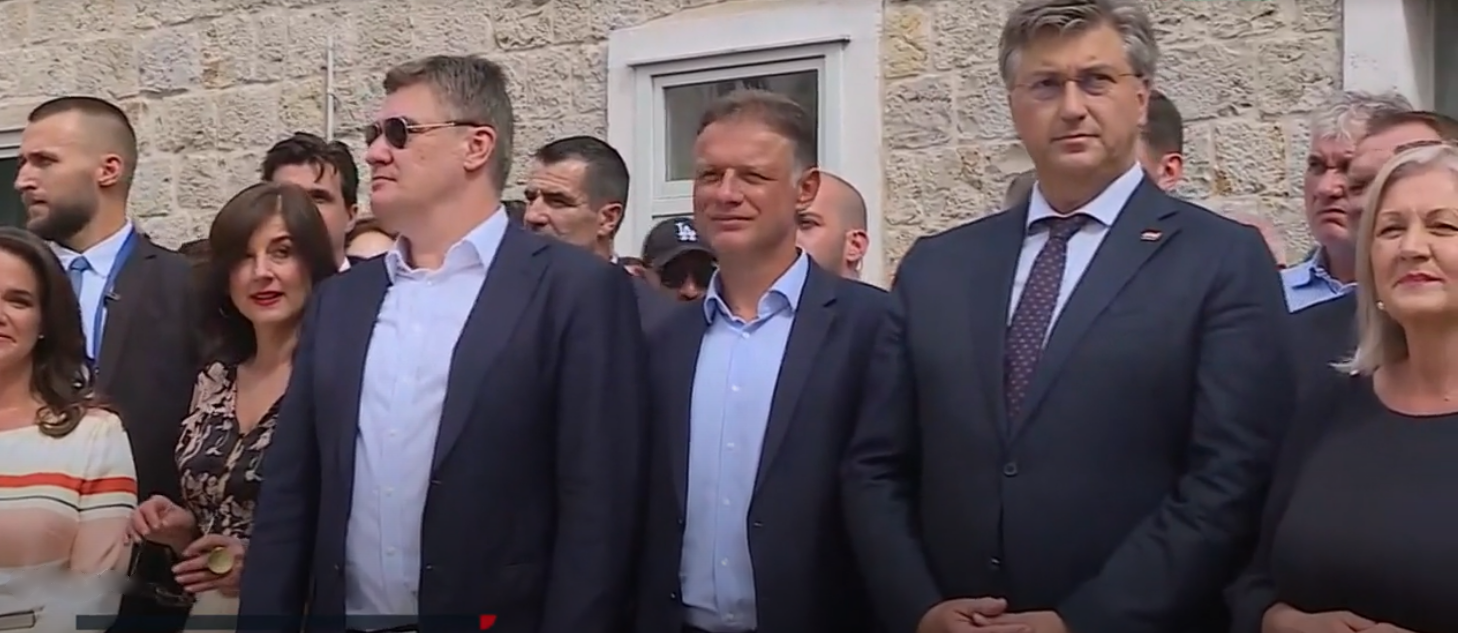 U Sinju počela 308. alka: "Drugi dan zaredom palo je i rukovanje predsjednika i premijera"