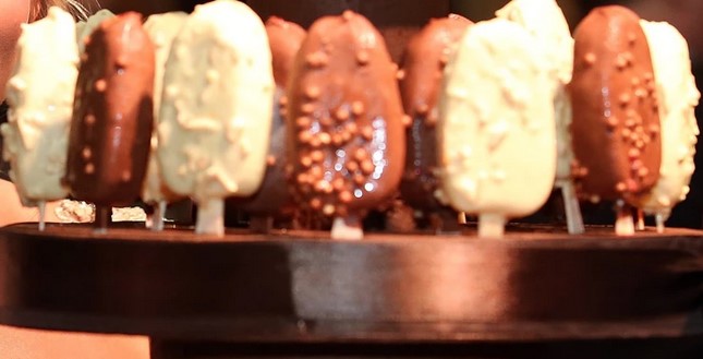 Zbog pesticida povučeni sladoledi Snickers, Twix, Bounty i M&Ms