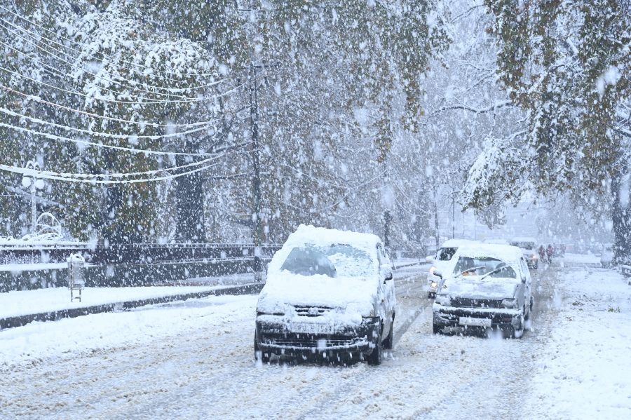 Snijeg pada u unutrašnjosti. U utorak temperature i do -10