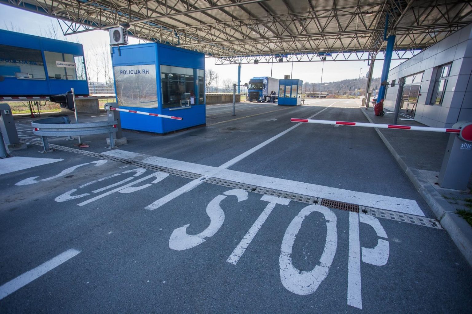 Nova pravila: Iz Srbije u Hrvatsku bez certifikata, testova i karantene