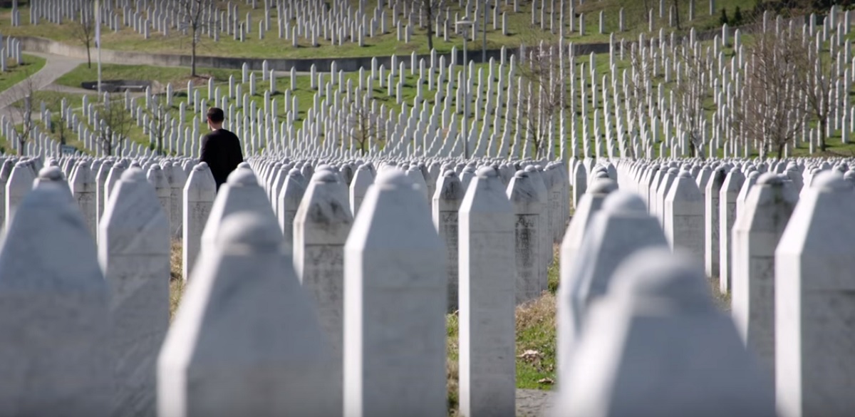 Na današnji dan 1995. dogodio se srpski masakr nad 8000 Bošnjaka. Svjedočanstva preživjelih su stravična: Dva dana proveo sam među ubijenim ljudima