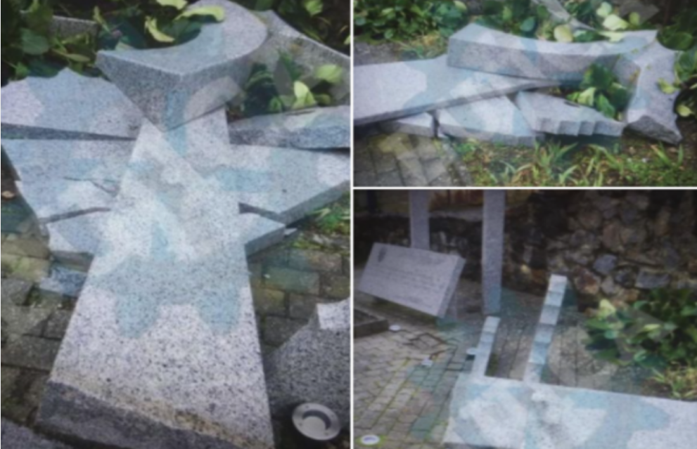 SKANADAL! U Hrvatskoj Kostajnici srušen spomenik poginulim braniteljima
