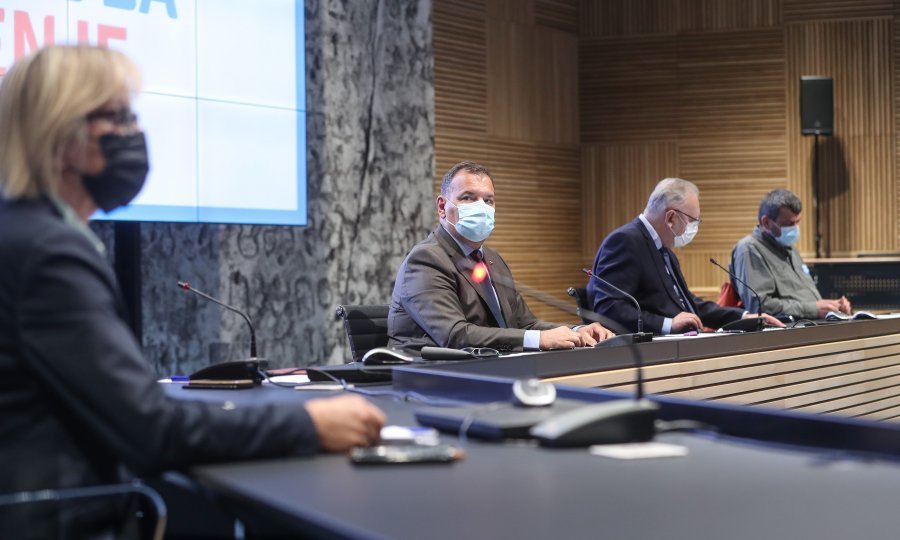 Ublažavanje mjera: Već od sutra sve radi do ponoći, nove mjere i na granicama.
