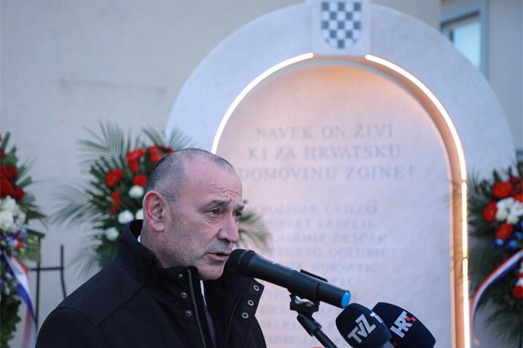 Ministar Medved na otkrivanju spomen-obilježja hrvatskim braniteljima u Svetoj Nedelji