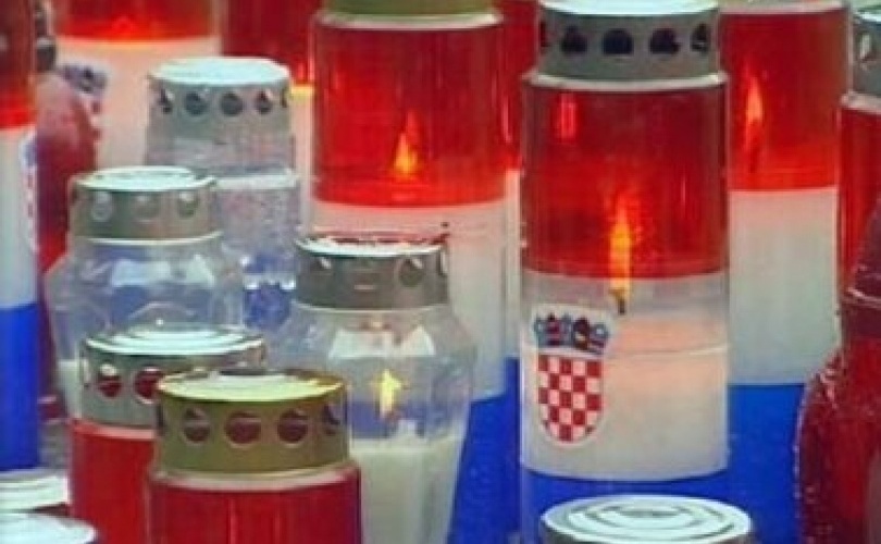 OKRUTNO UBIJENI: U Tenji pokopano 11 civilnih žrtava iz masovne grobnice kod Bobote, ubijenih 1991.